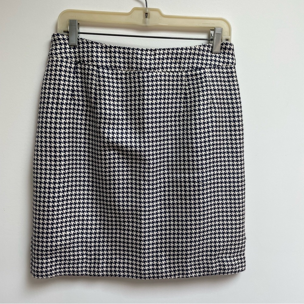 Tailor made silk skirt.